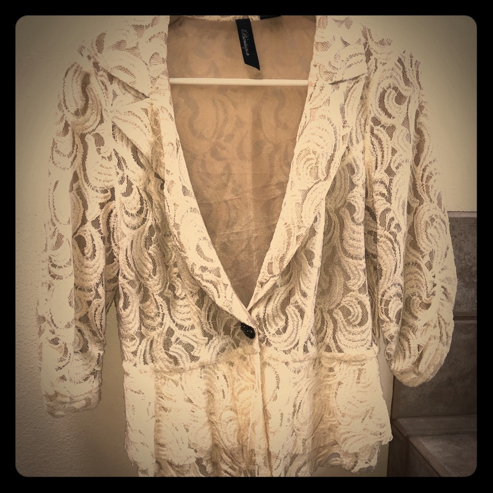 Gorgeous BKE Boutique lace blazer
